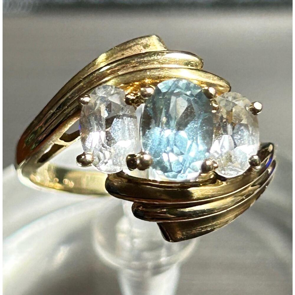 Vintage T&C 14k solid yellow gold oval aquamarine cleat topaz cluster ring